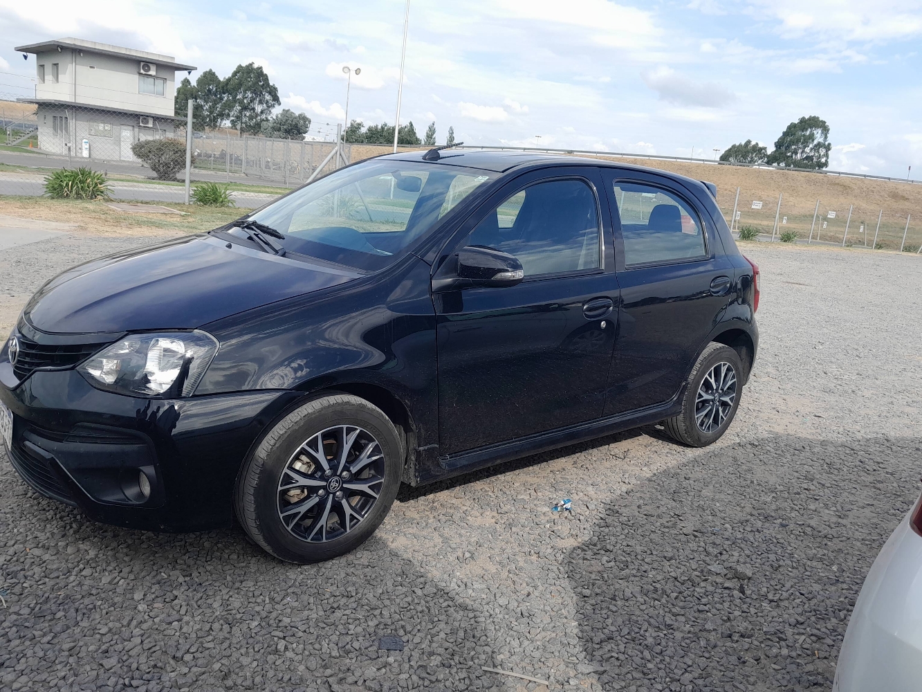 Foto de Toyota ETIOS XLS PACK 1.5 4A/T 5P