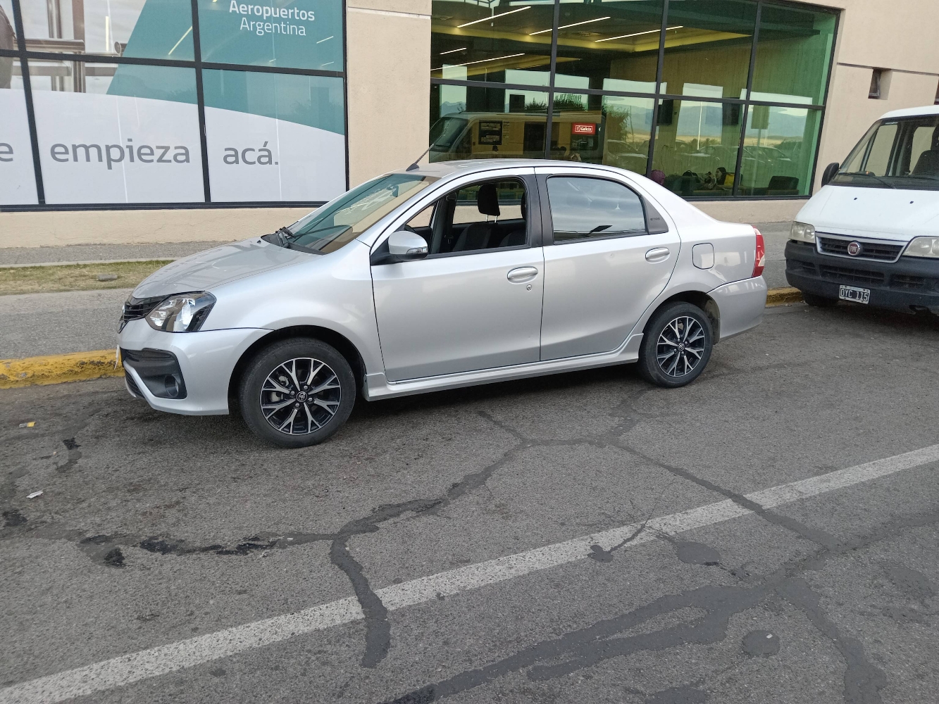 Foto de Toyota ETIOS XLS PACK 1.5 4A/T 4P