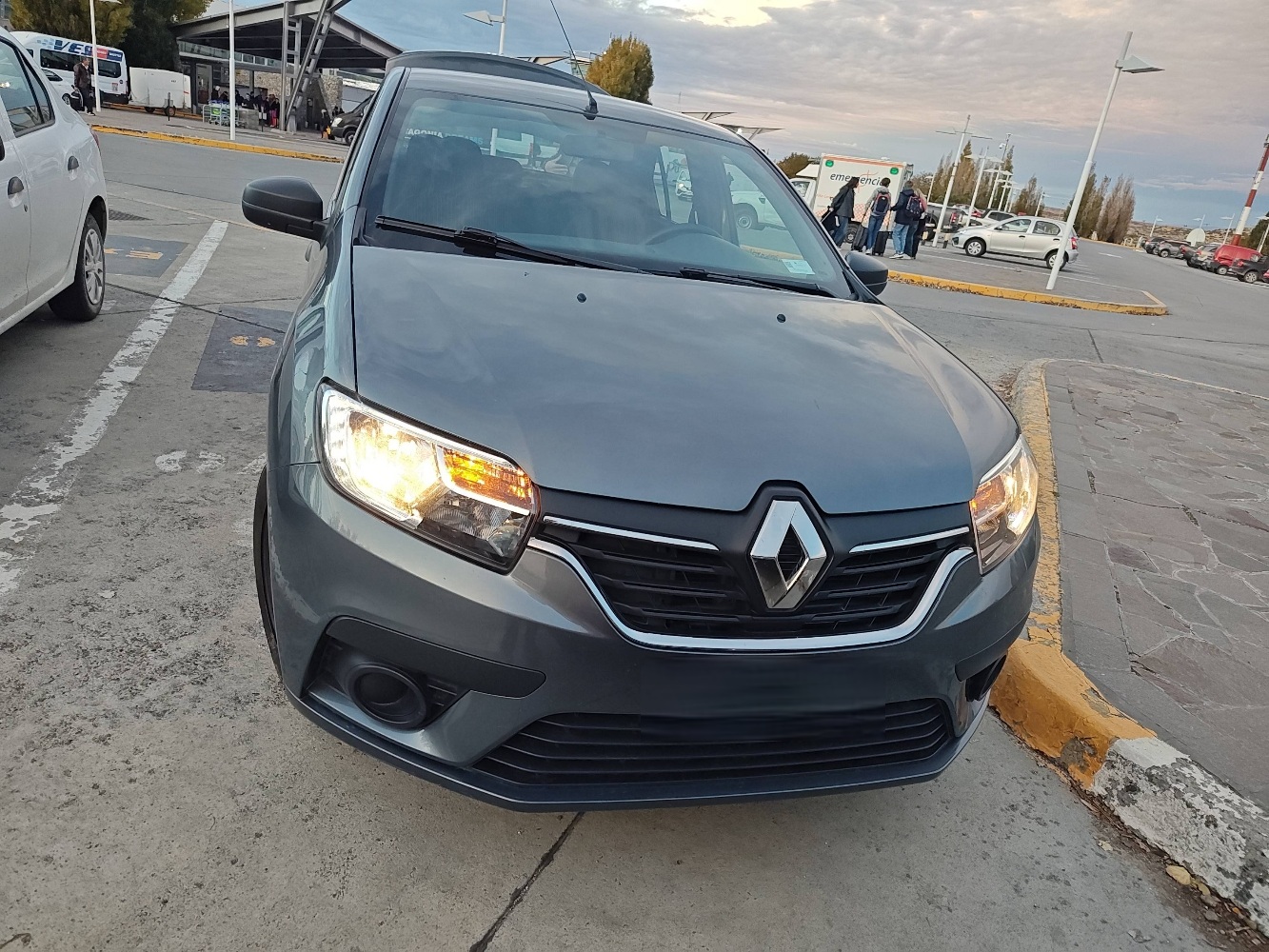 Foto de Toyota LOGAN PH2 LIFE 1.6