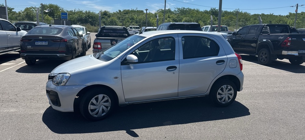 Foto de Toyota ETIOS X 1.5 6M/T 5P