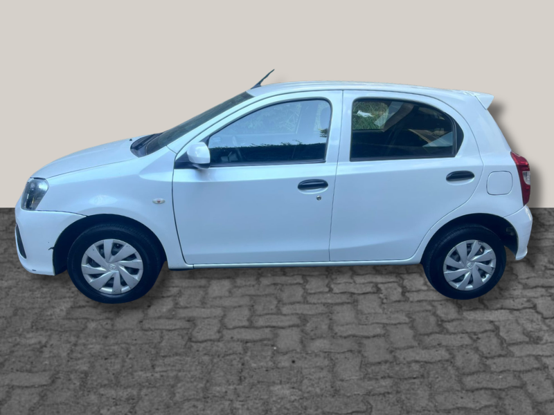 Toyota ETIOS X 1.5 6M/T 5P