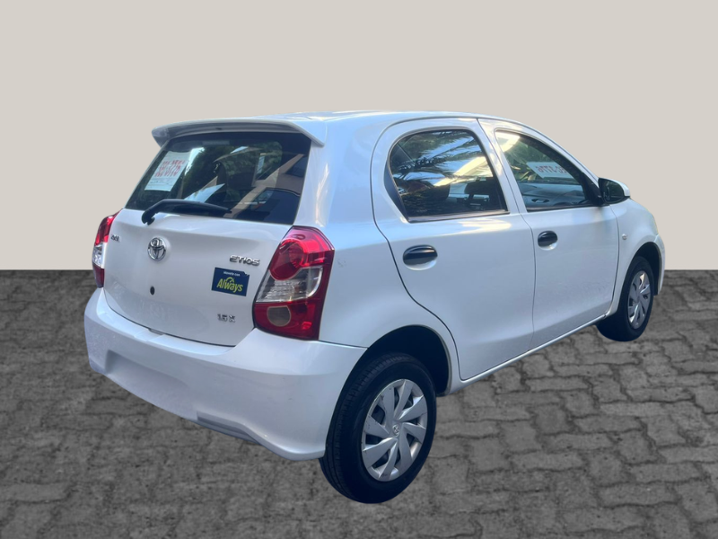 Toyota ETIOS X 1.5 6M/T 5P