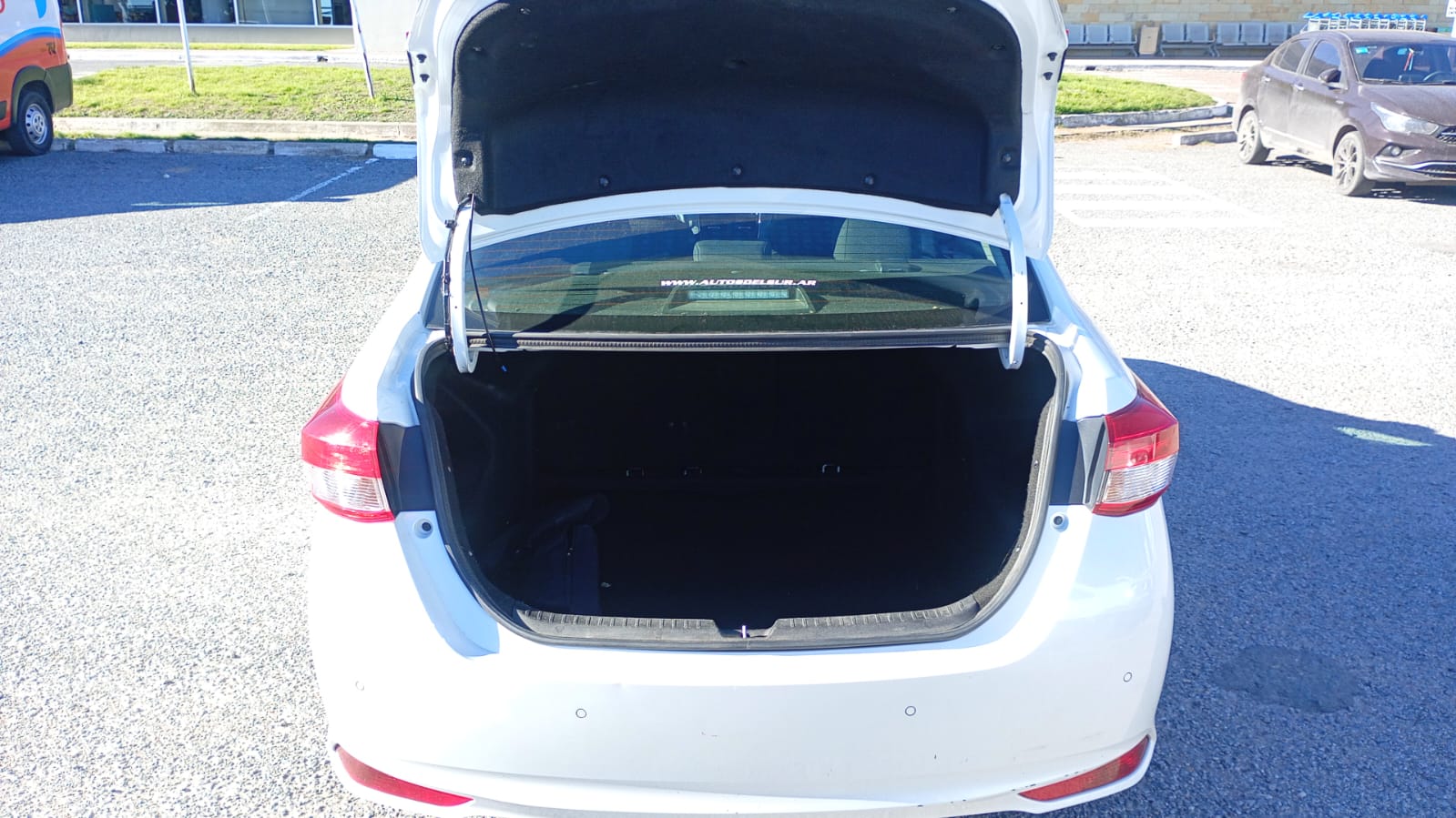 Toyota YARIS XLS 1.5 6M/T 4P