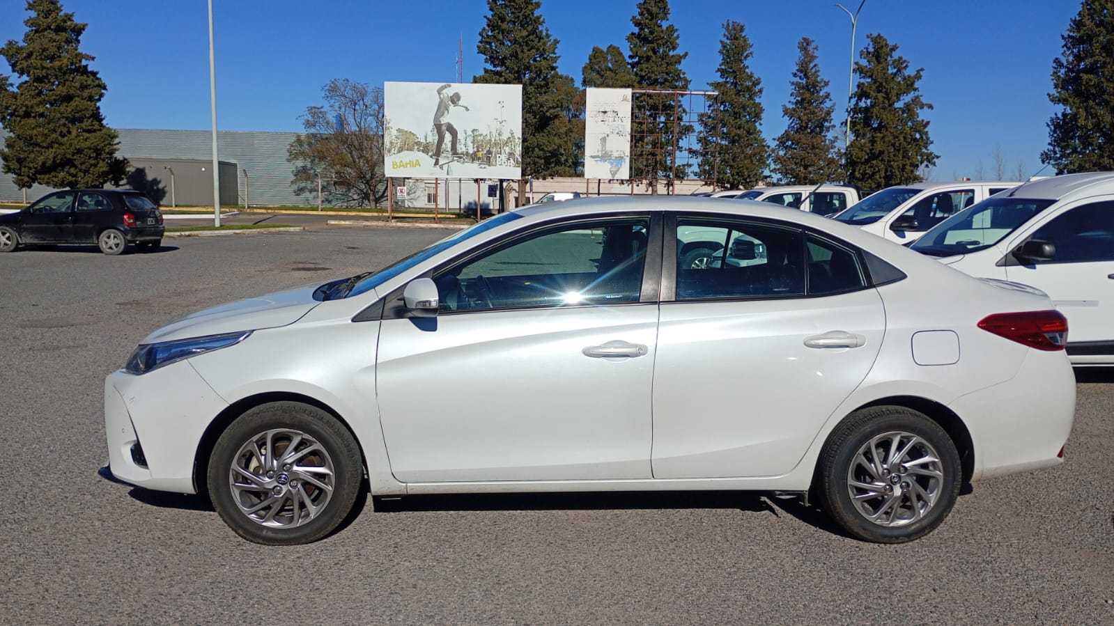 Toyota YARIS XLS 1.5 6M/T 4P