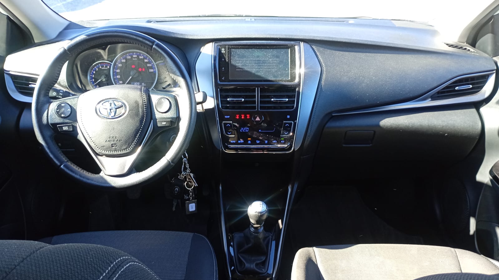 Toyota YARIS XLS 1.5 6M/T 4P
