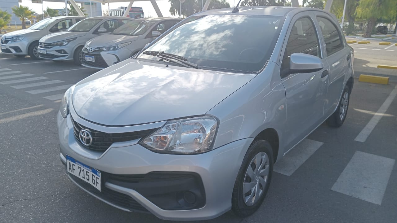 Foto de Toyota ETIOS X 1.5 6M/T 5P