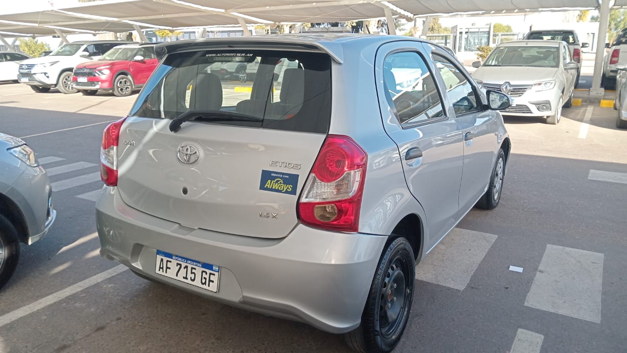 Toyota ETIOS X 1.5 6M/T 5P