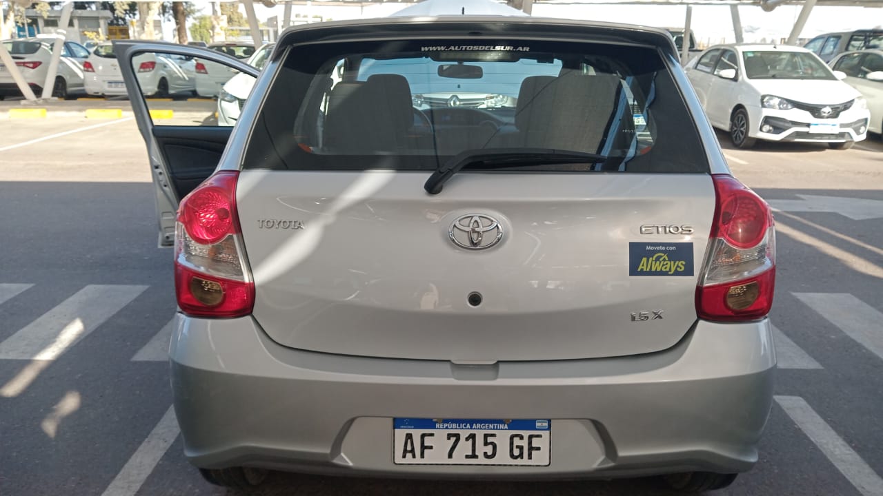Toyota ETIOS X 1.5 6M/T 5P