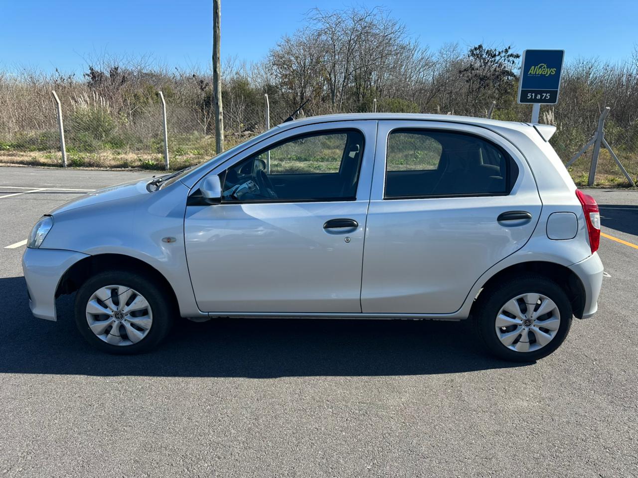 Toyota ETIOS X 1.5 6M/T 5P