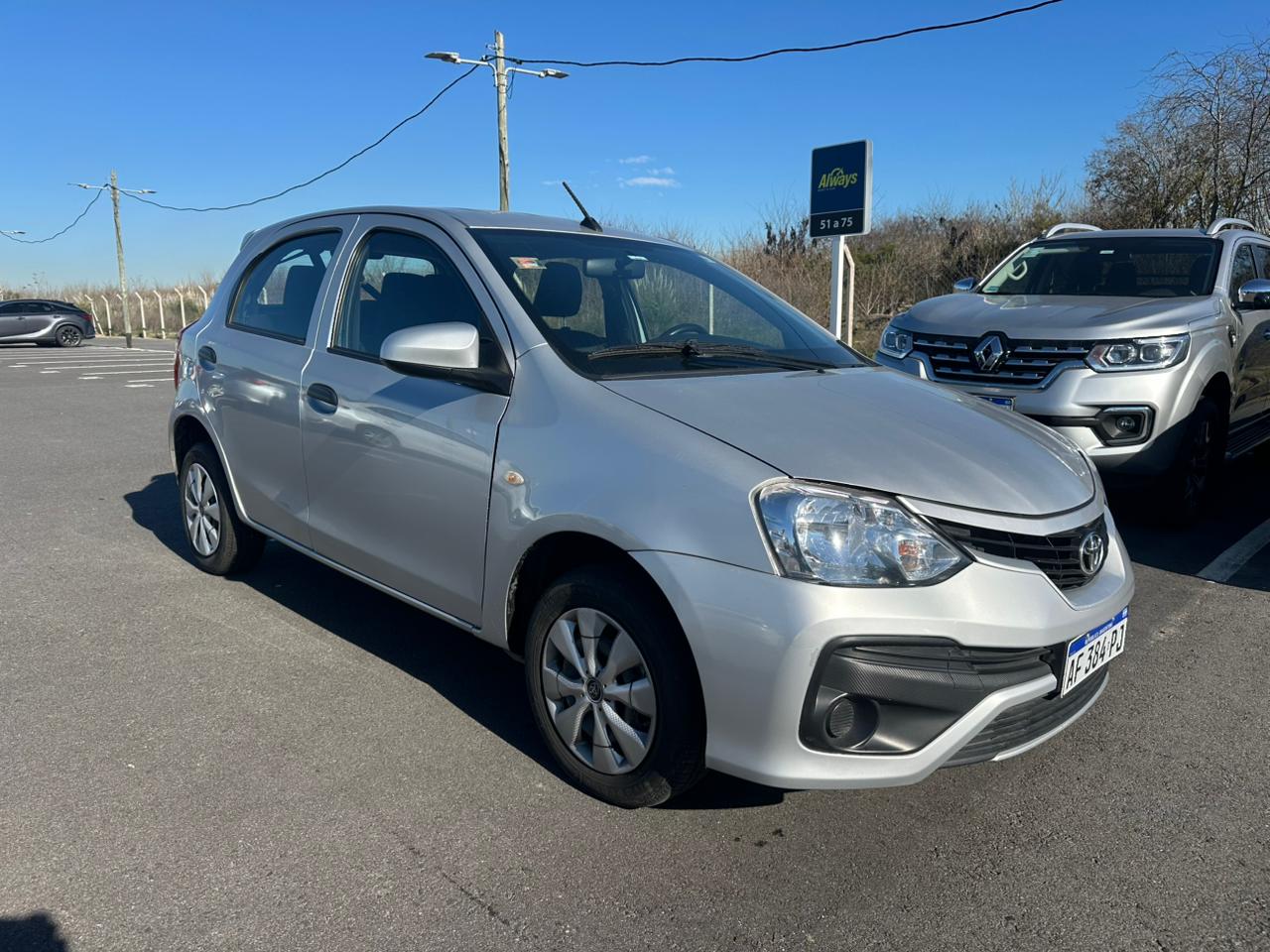 Toyota ETIOS X 1.5 6M/T 5P