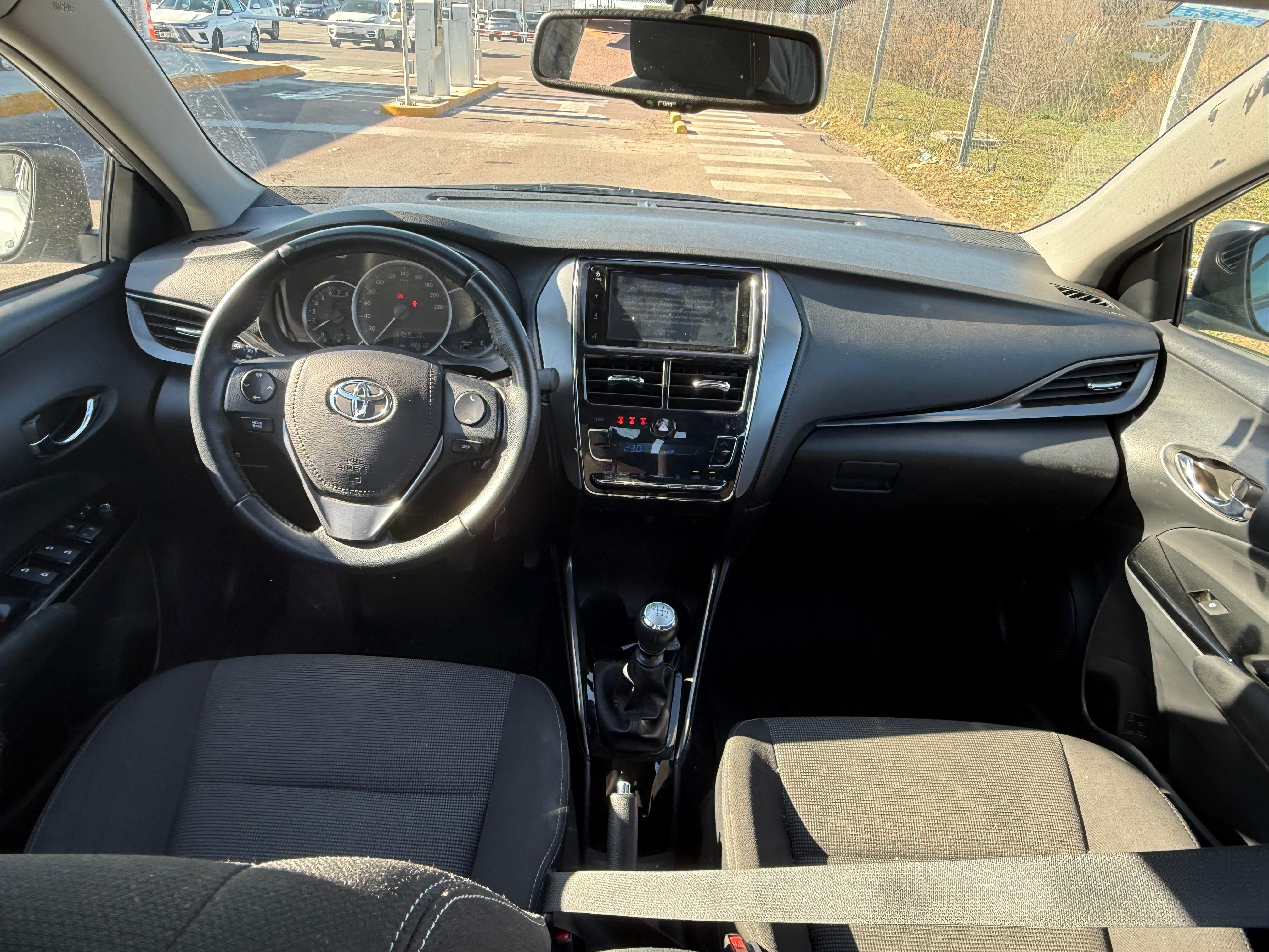 Toyota YARIS XLS 1.5 6M/T 4P