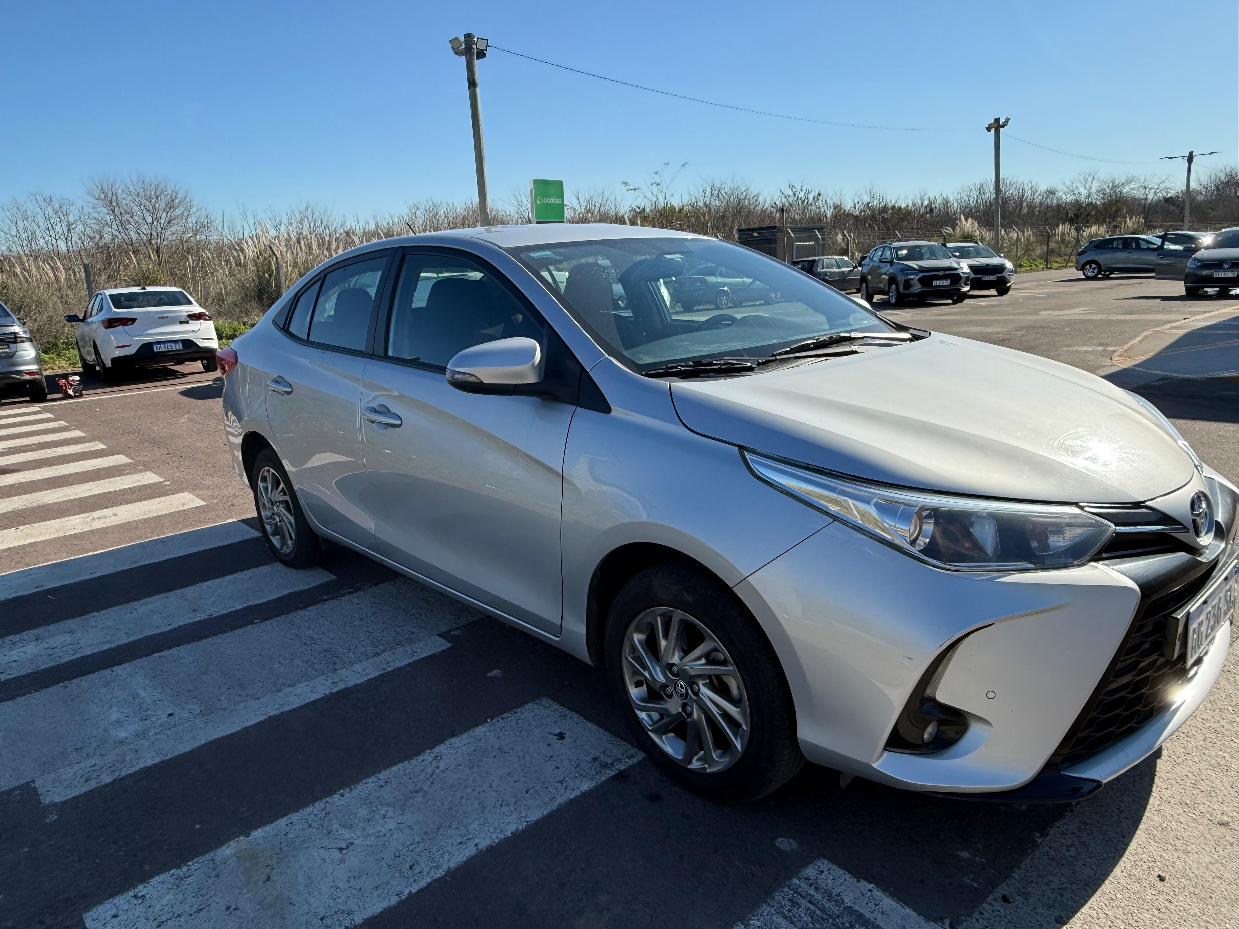 Foto de Toyota YARIS XLS 1.5 6M/T 4P
