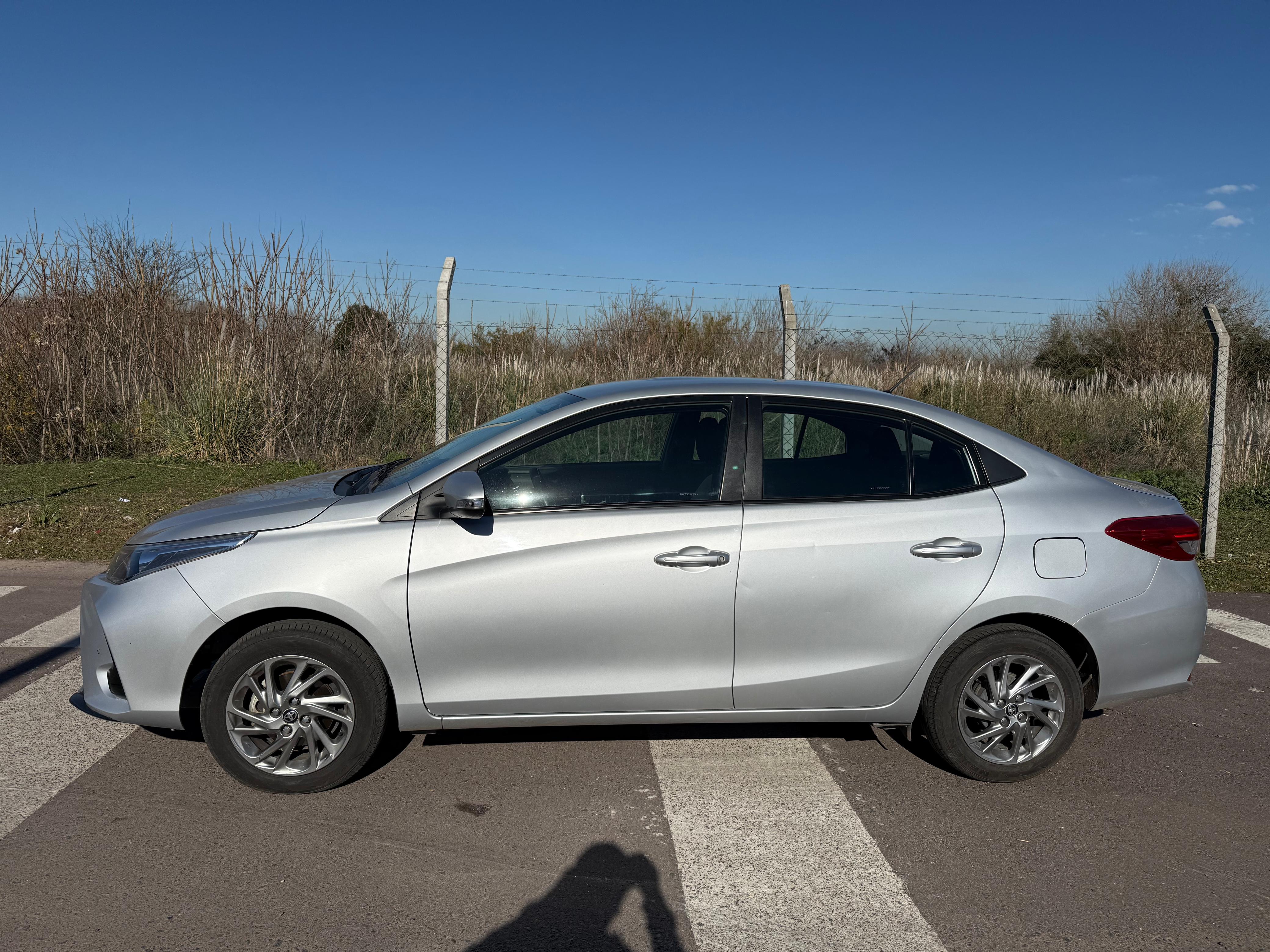 Toyota YARIS XLS 1.5 6M/T 4P