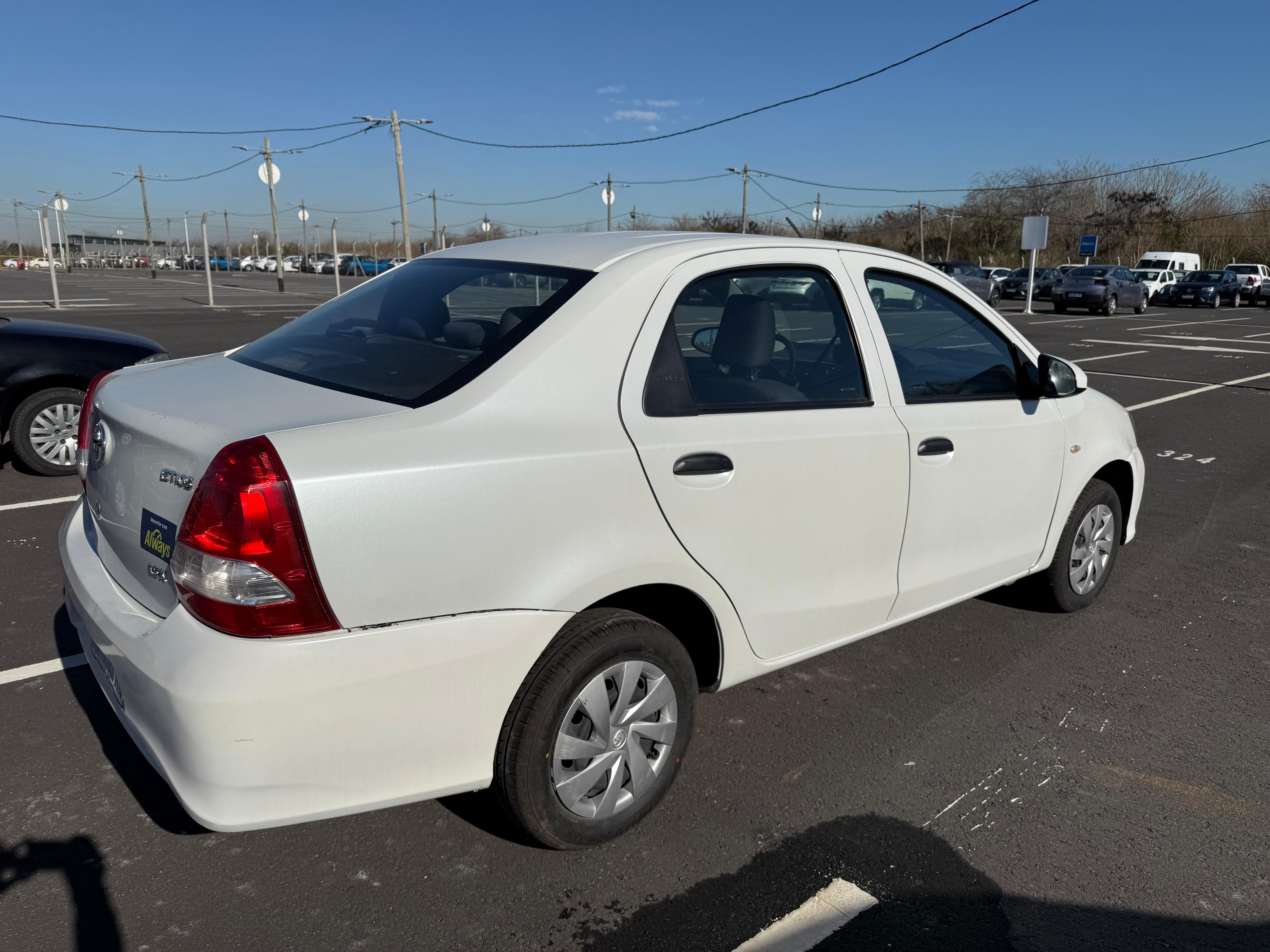 Toyota ETIOS X 1.5 6M/T 4P