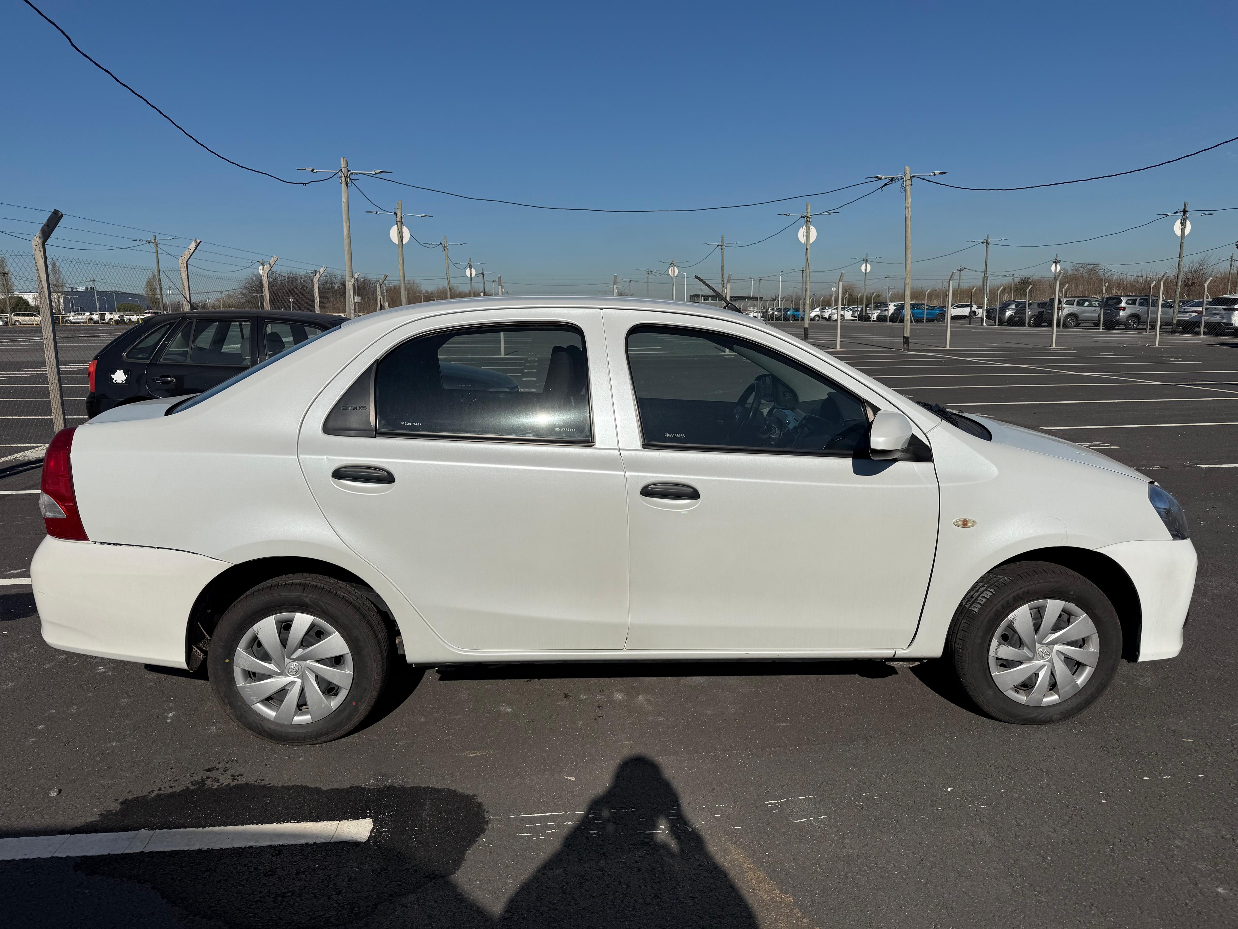 Toyota ETIOS X 1.5 6M/T 4P