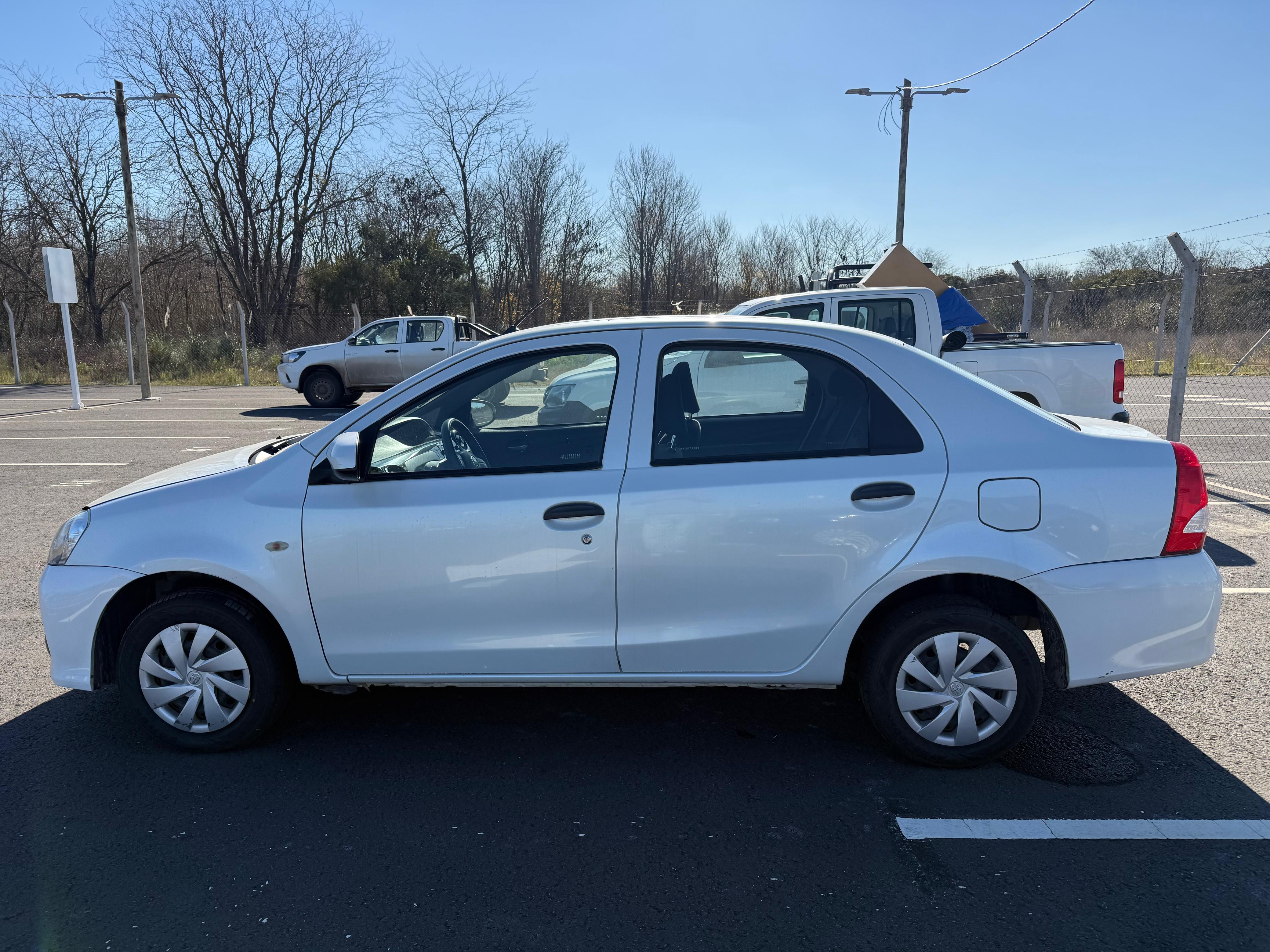 Toyota ETIOS X 1.5 6M/T 4P