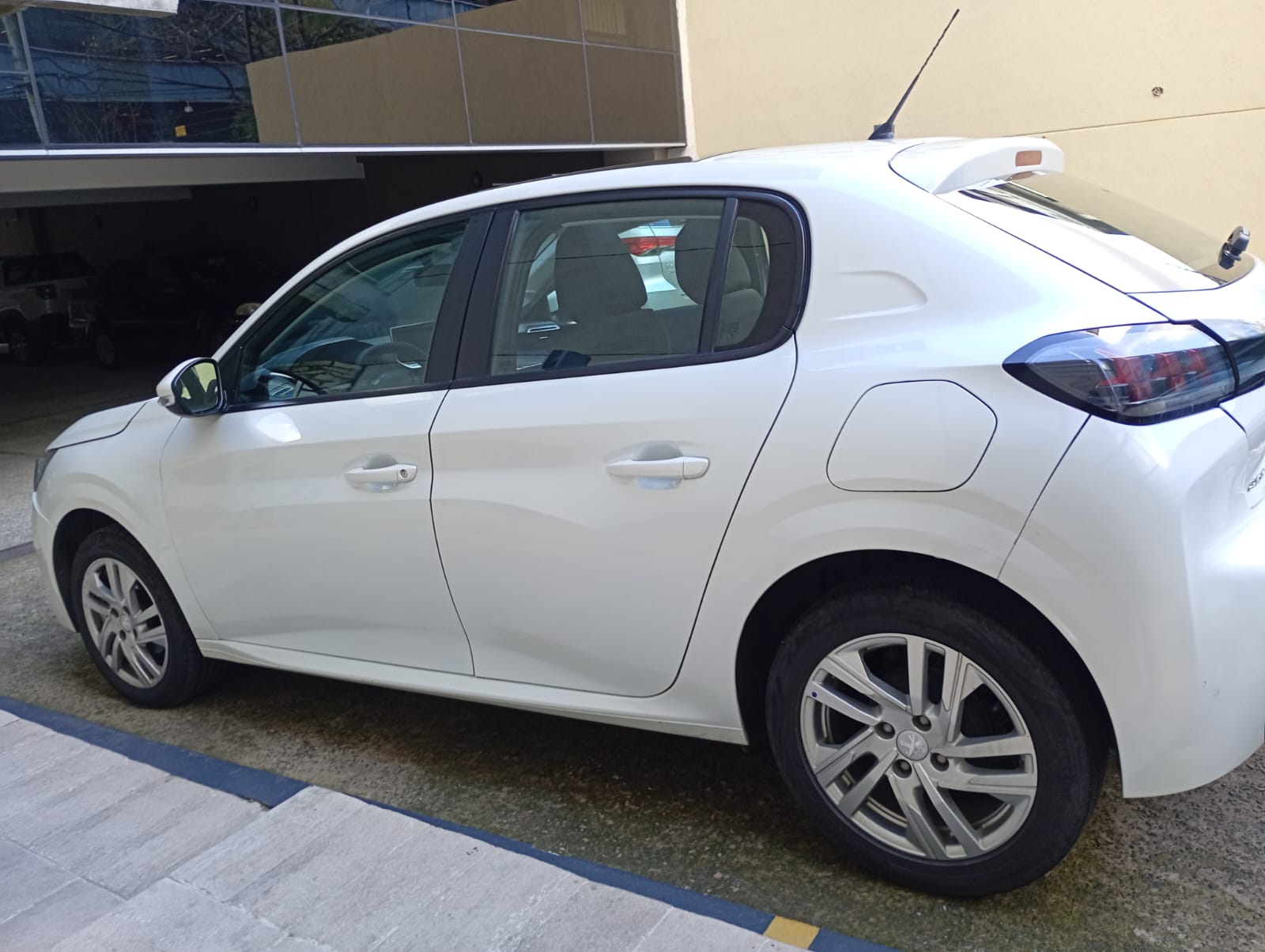 Peugeot 208 Active Pack 1.6L Tiptronic AM23.5