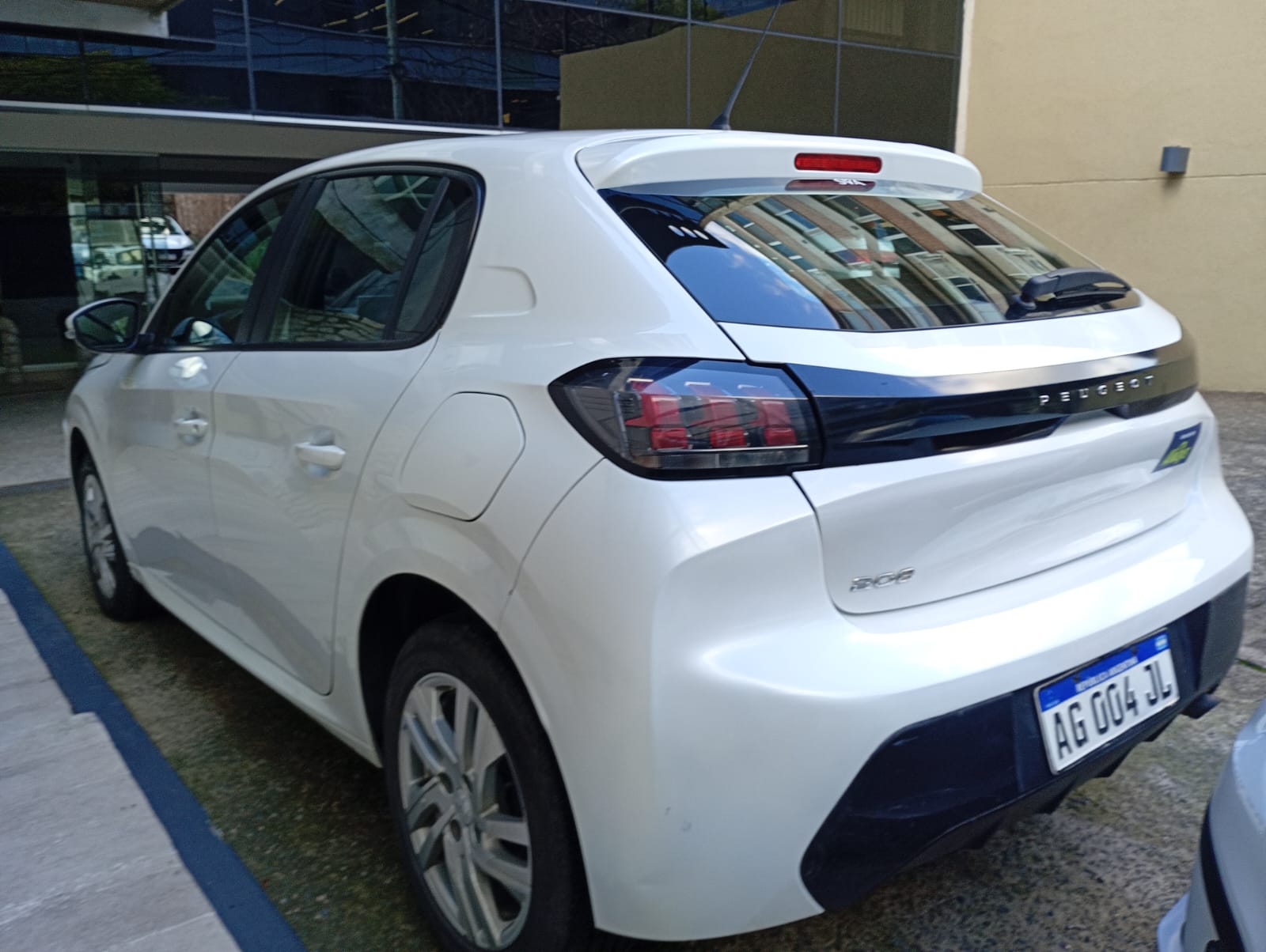 Peugeot 208 Active Pack 1.6L Tiptronic AM23.5